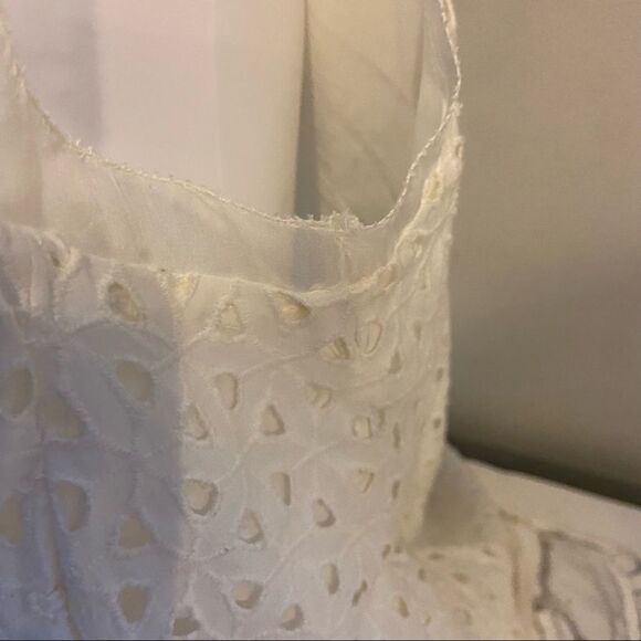 Jones New York Collection cream colored tank size 8 - Picture 3 of 4